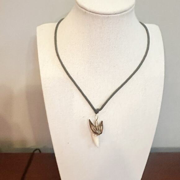 Shark Tooth Wire Wrapped Necklace Beachy Casual Jewelry Coastal Cowgirl Boho - Picture 5 of 9